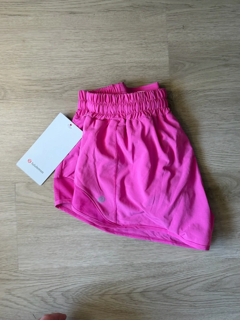 NWT Lululemon hotty hot LR shorts